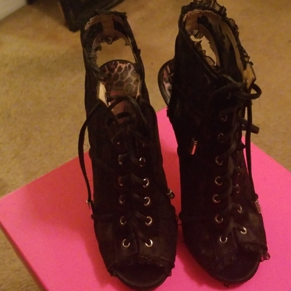 Ankle boots